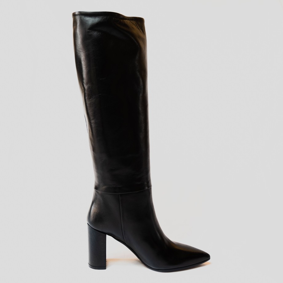 Eva Luna - Pointed Black Leather Boots With Wide Heel Clearance