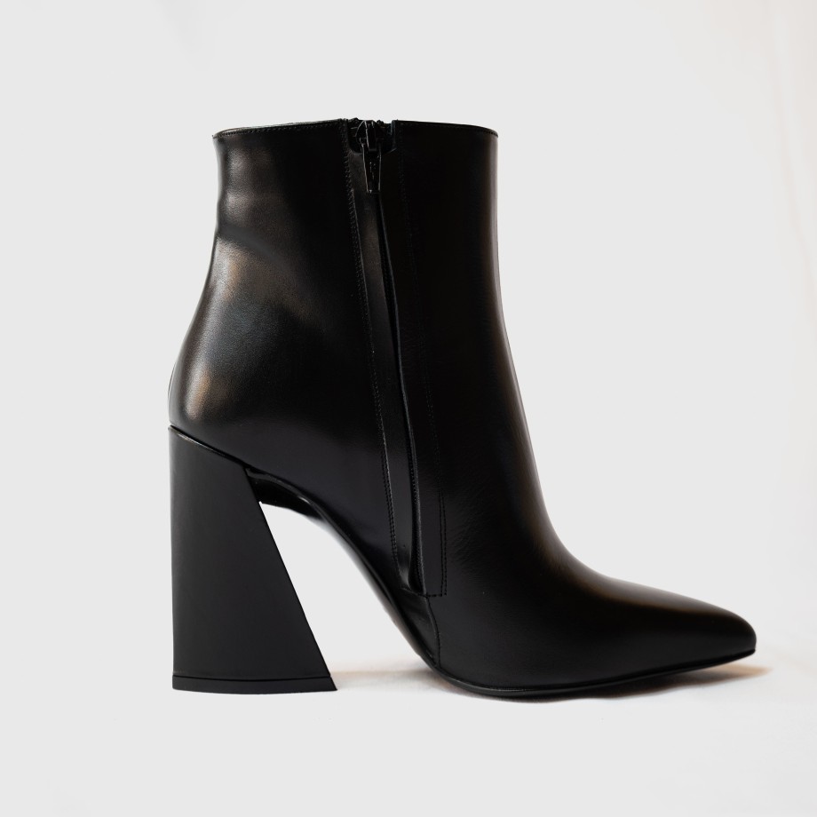 Albano - Black Leather Ankle Boots With Wide Heel And Zip Wholesale