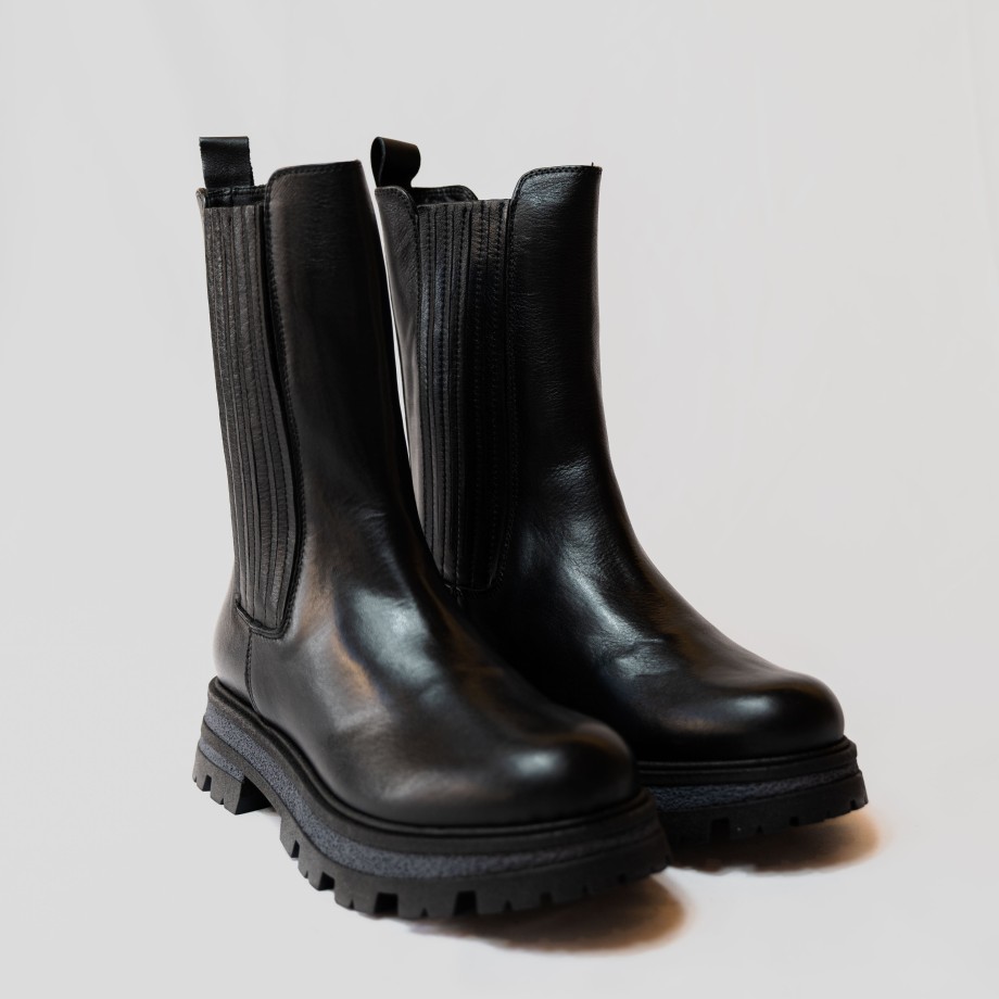 Civico Fourteen - Leather Ankle Boots With Elastic Bands On The Sides Clearance