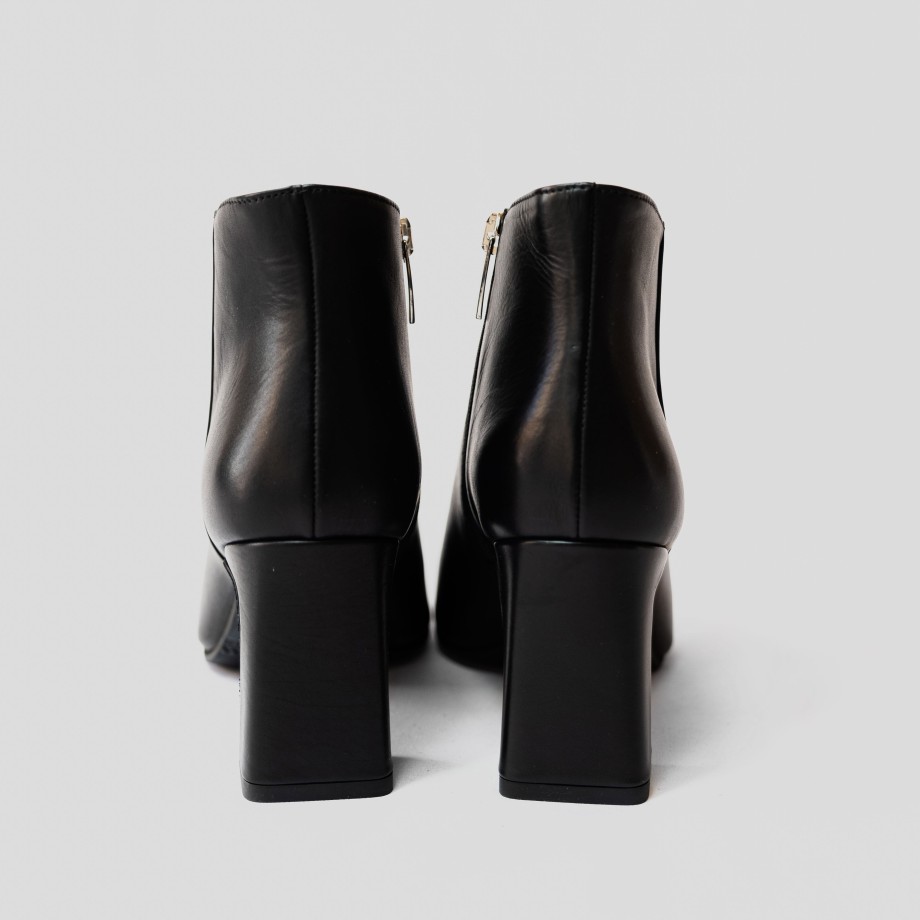 Eva Luna - Black Leather Ankle Boots With Zip Clearance